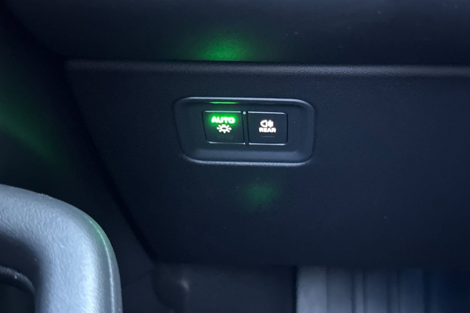 Certified 2025 Porsche Macan 4S Electric image 35