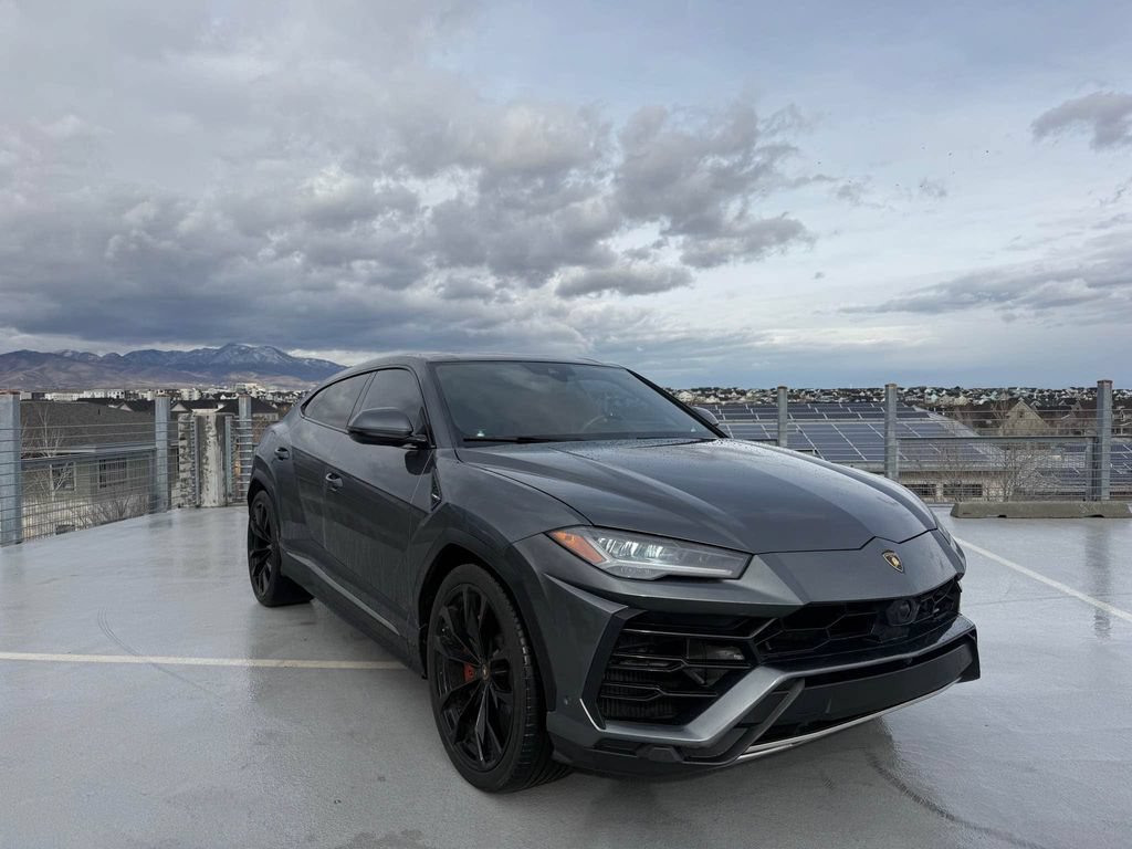 Used 2019 Lamborghini Urus AWD/4WD image 1