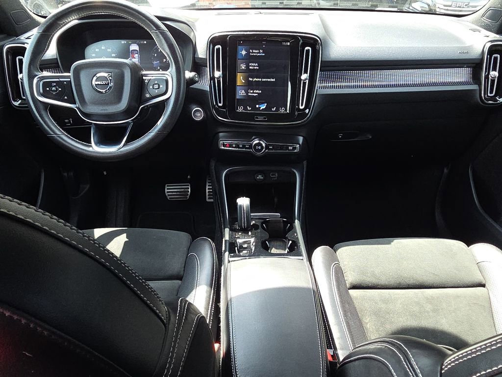 Used 2021 Volvo XC40 T5 R-Design w/ Advanced Package image 11