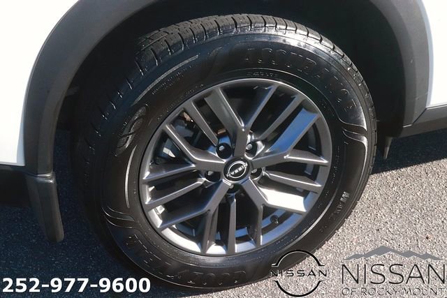 Used 2023 Nissan Rogue S image 8