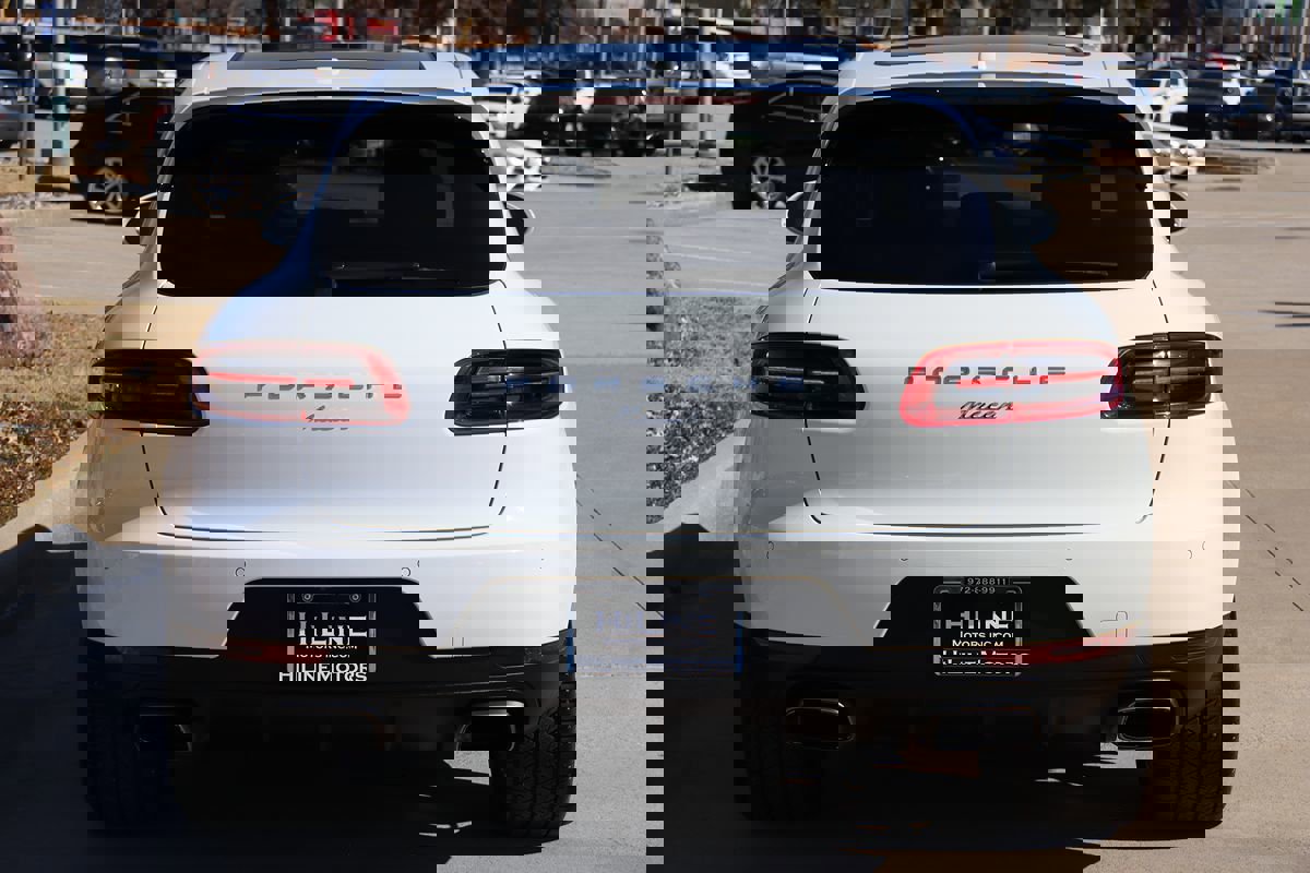 Used 2018 Porsche Macan image 9