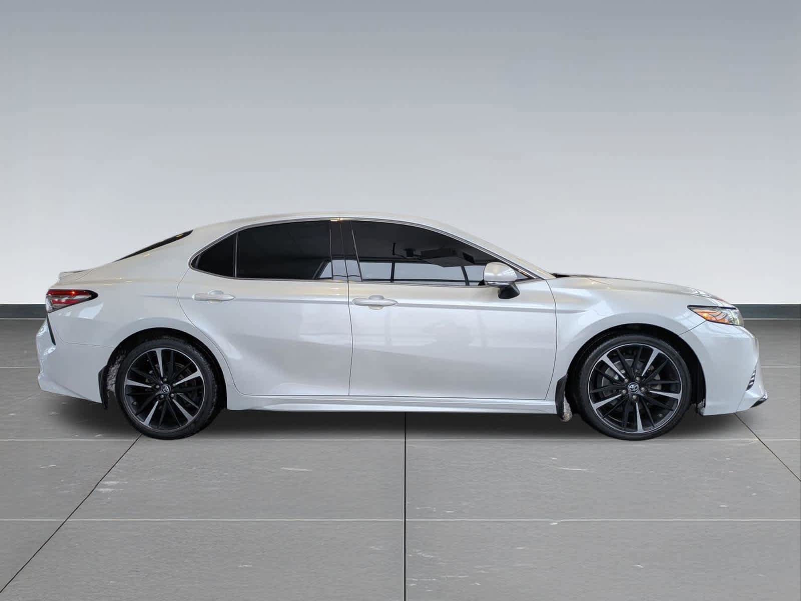 Used 2019 Toyota Camry XSE FWD image 7