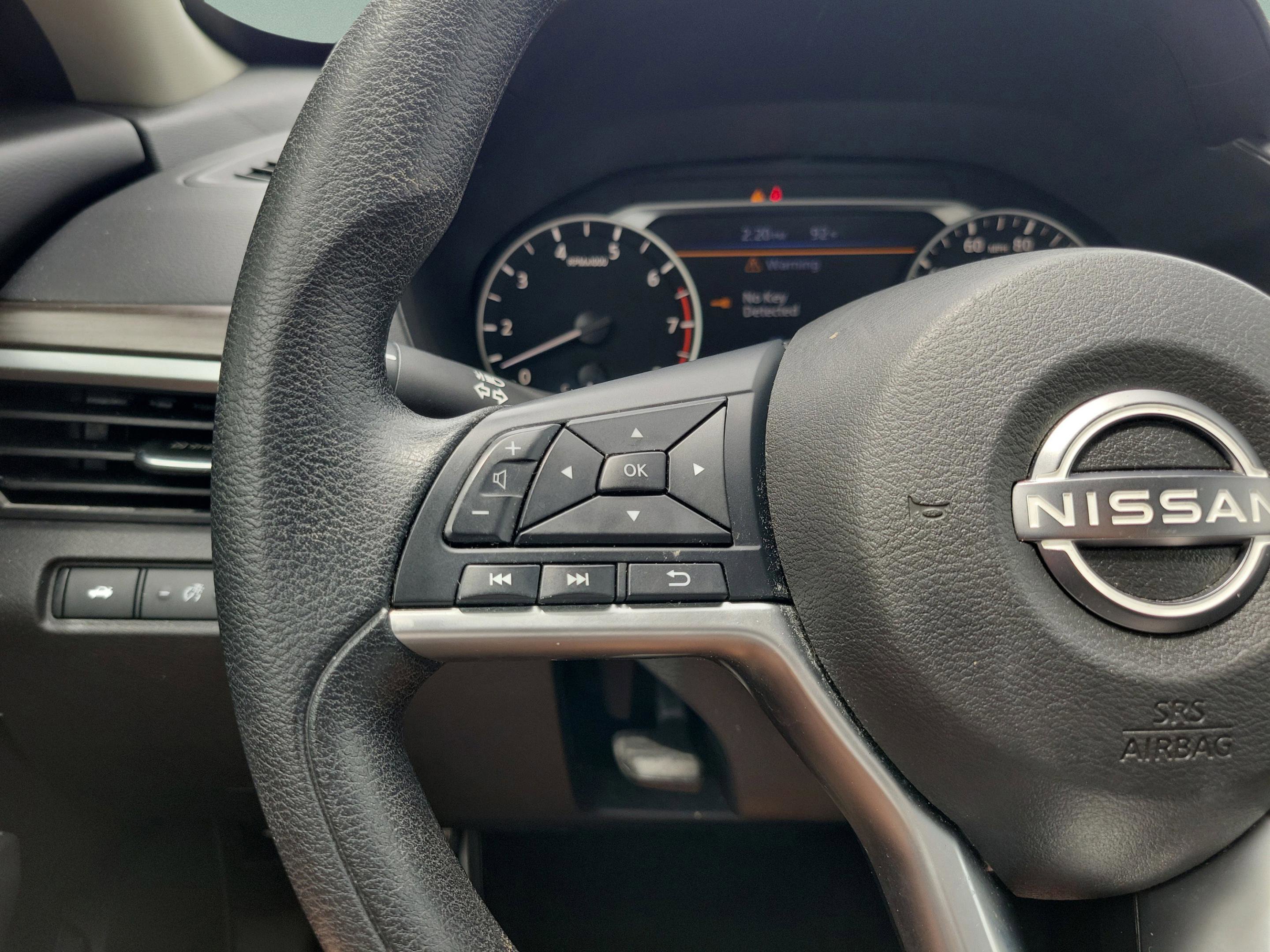 Used 2024 Nissan Altima 2.5 SV FWD image 21