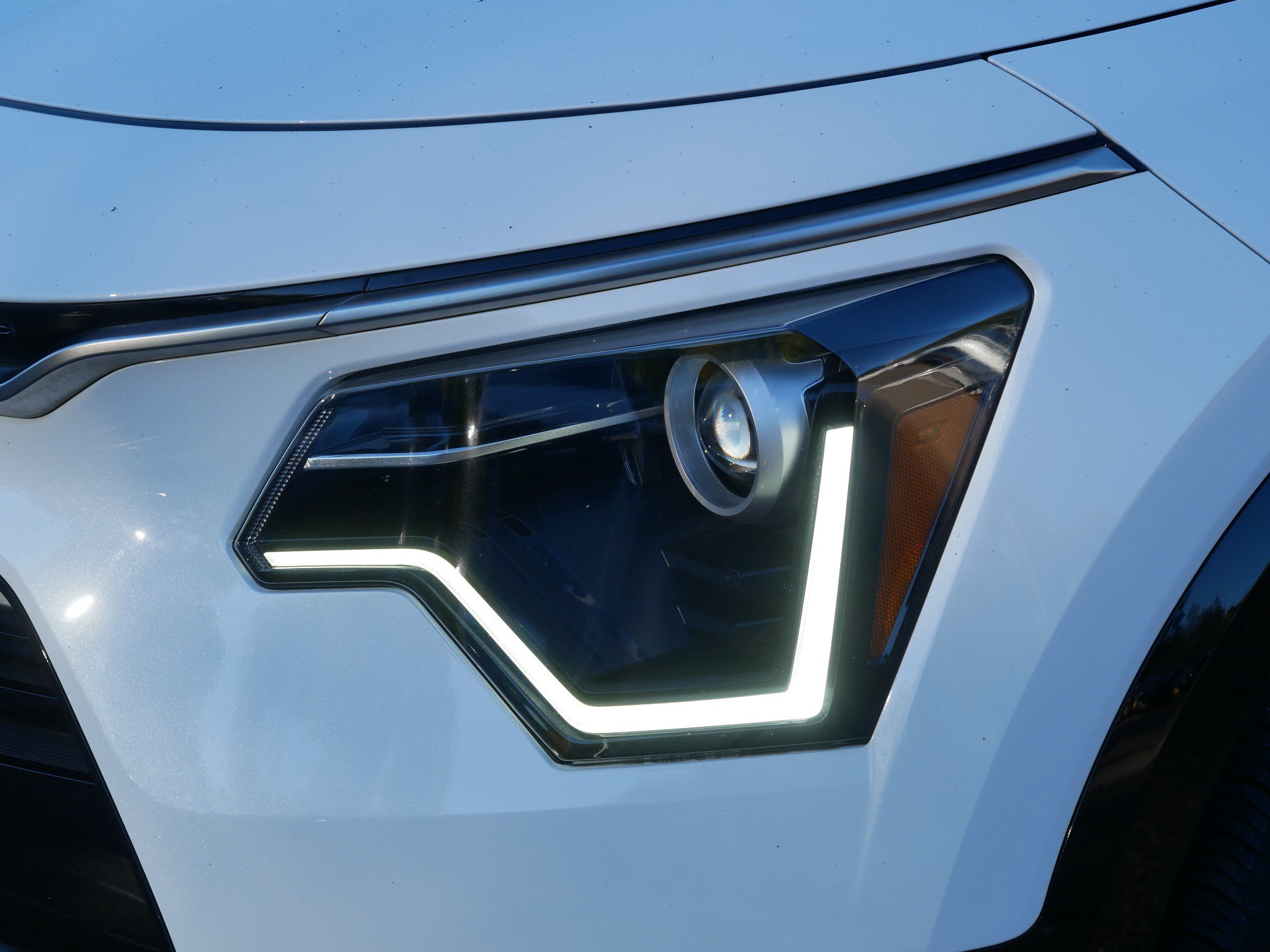 Certified 2023 Kia Niro EX Touring FWD image 16
