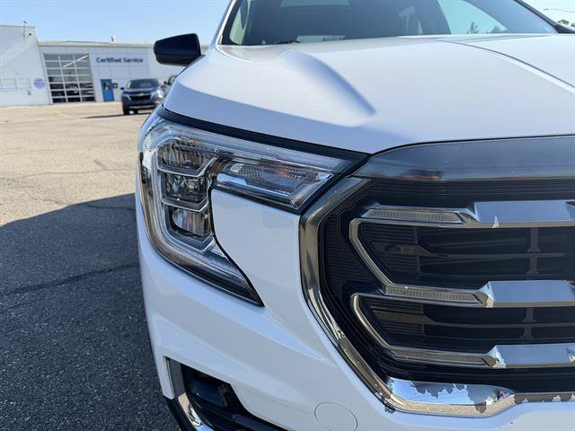 Used 2022 GMC Terrain AT4 w/ Infotainment Package II AWD/4WD image 9