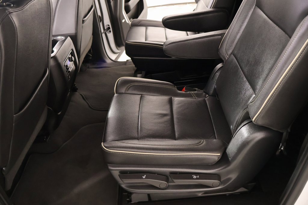 Used 2023 Chevrolet Suburban Premier image 12