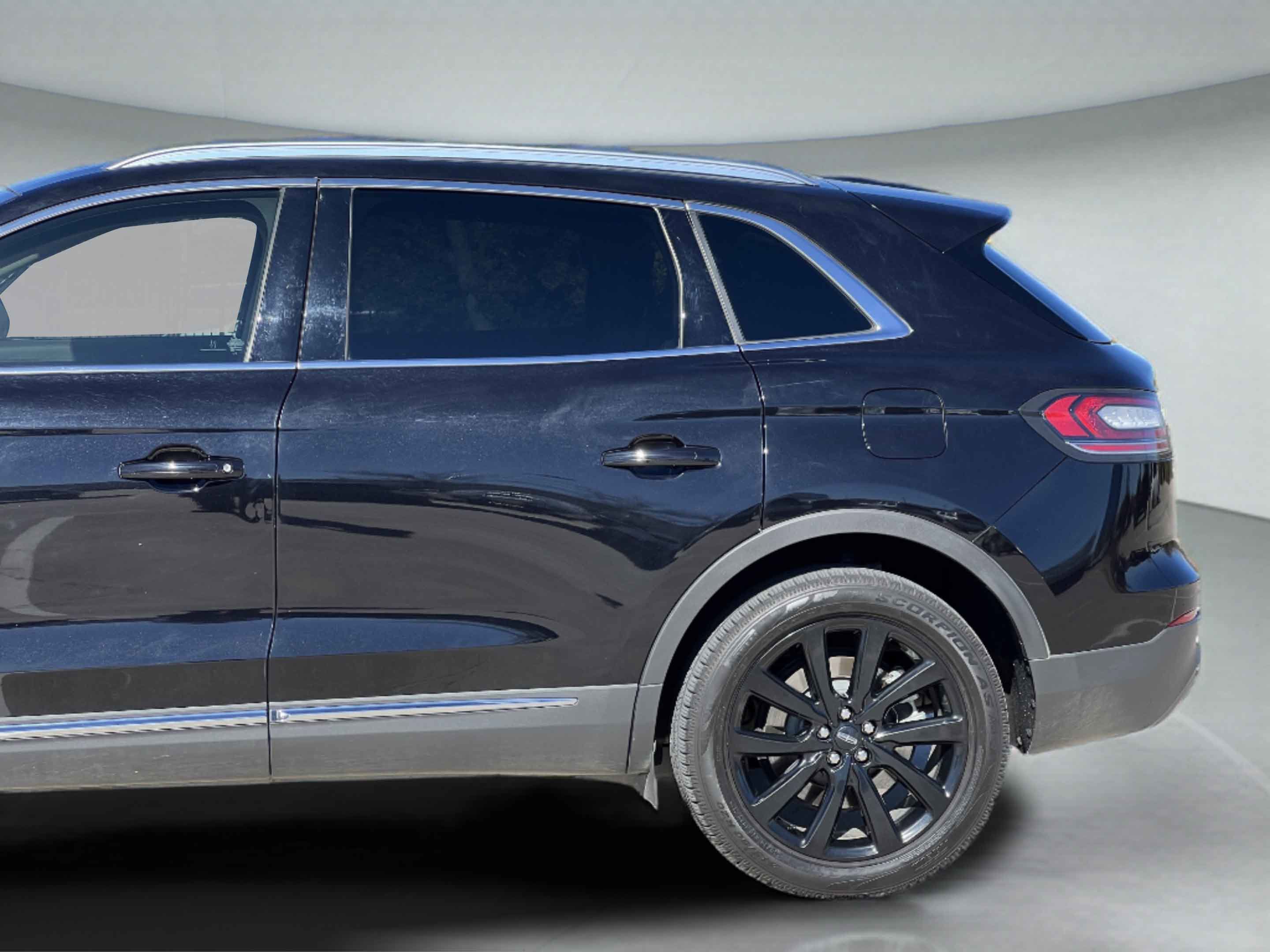 Used 2022 Lincoln Nautilus Reserve w/ Monochromatic Package AWD/4WD image 29