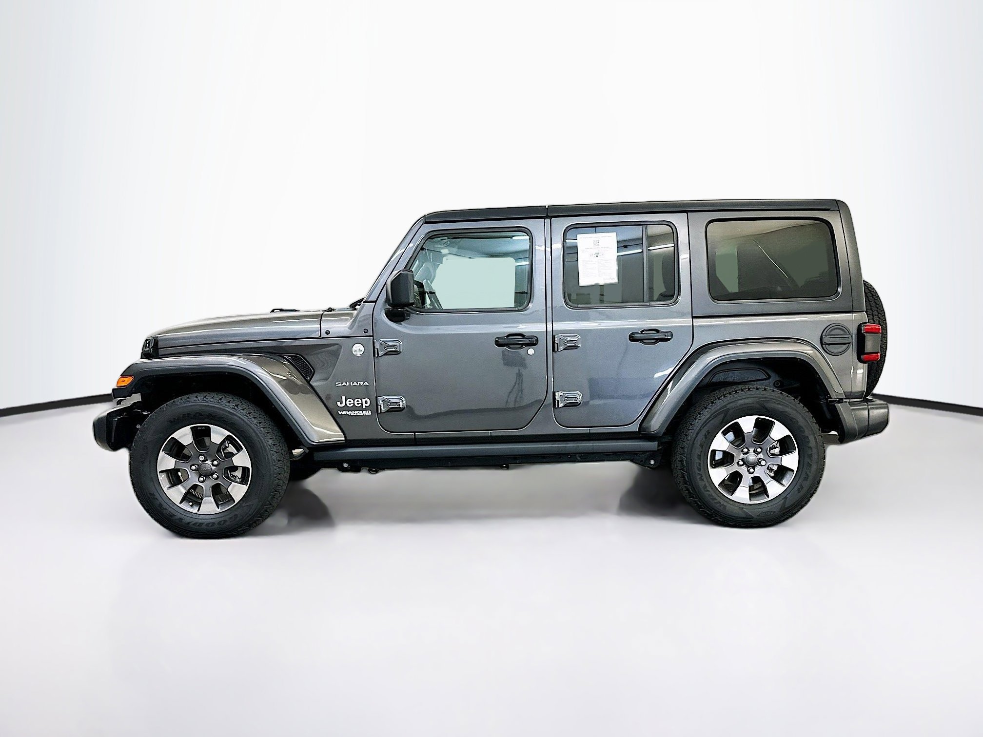 Used 2018 Jeep Wrangler Unlimited Sahara image 4