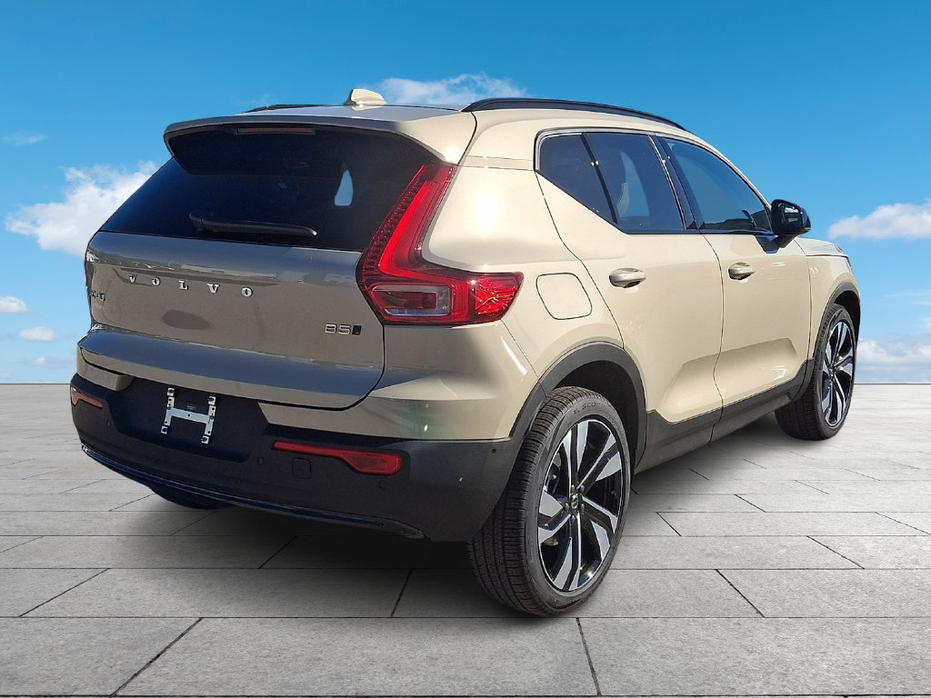 New 2026 Volvo XC40 B5 Ultra w/ Protection Package Premier AWD/4WD image 7