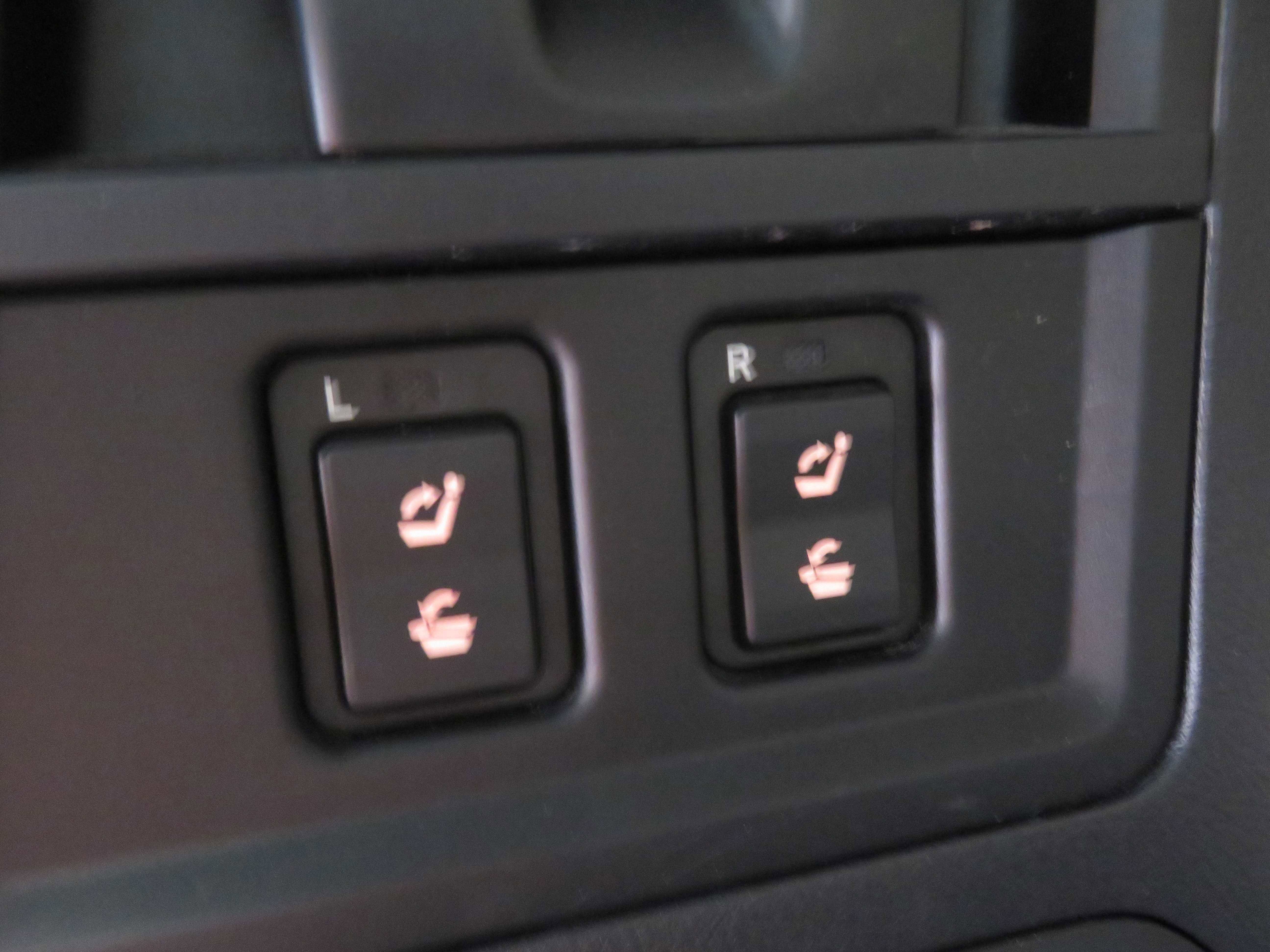 Used 2019 Toyota Sequoia Limited w/ Safety & Convenience Package RWD image 62