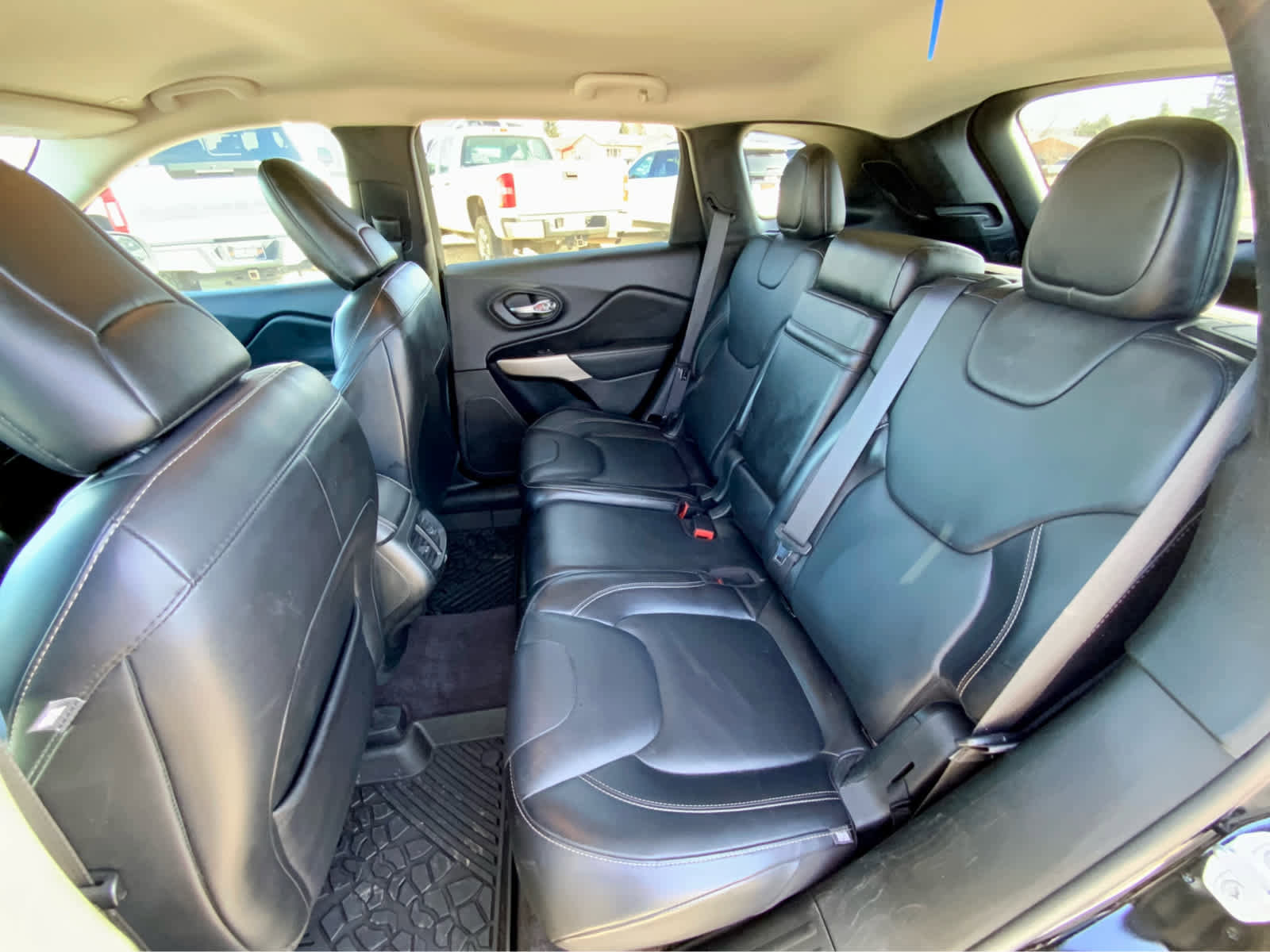 Used 2018 Jeep Cherokee Limited image 24
