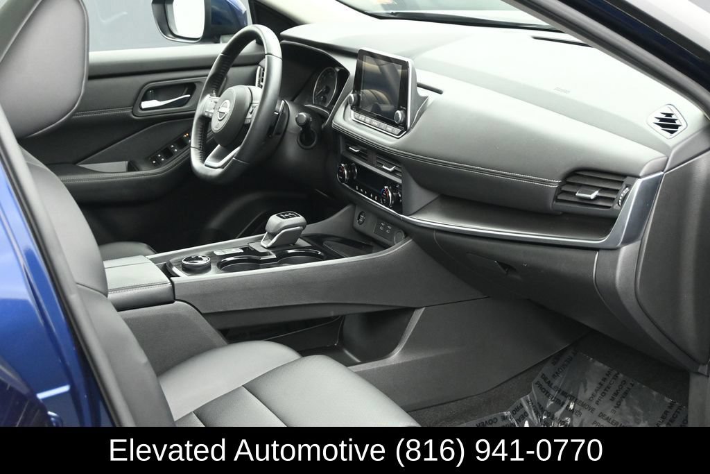Used 2024 Nissan Rogue SV w/ SV Premium Package AWD/4WD image 6