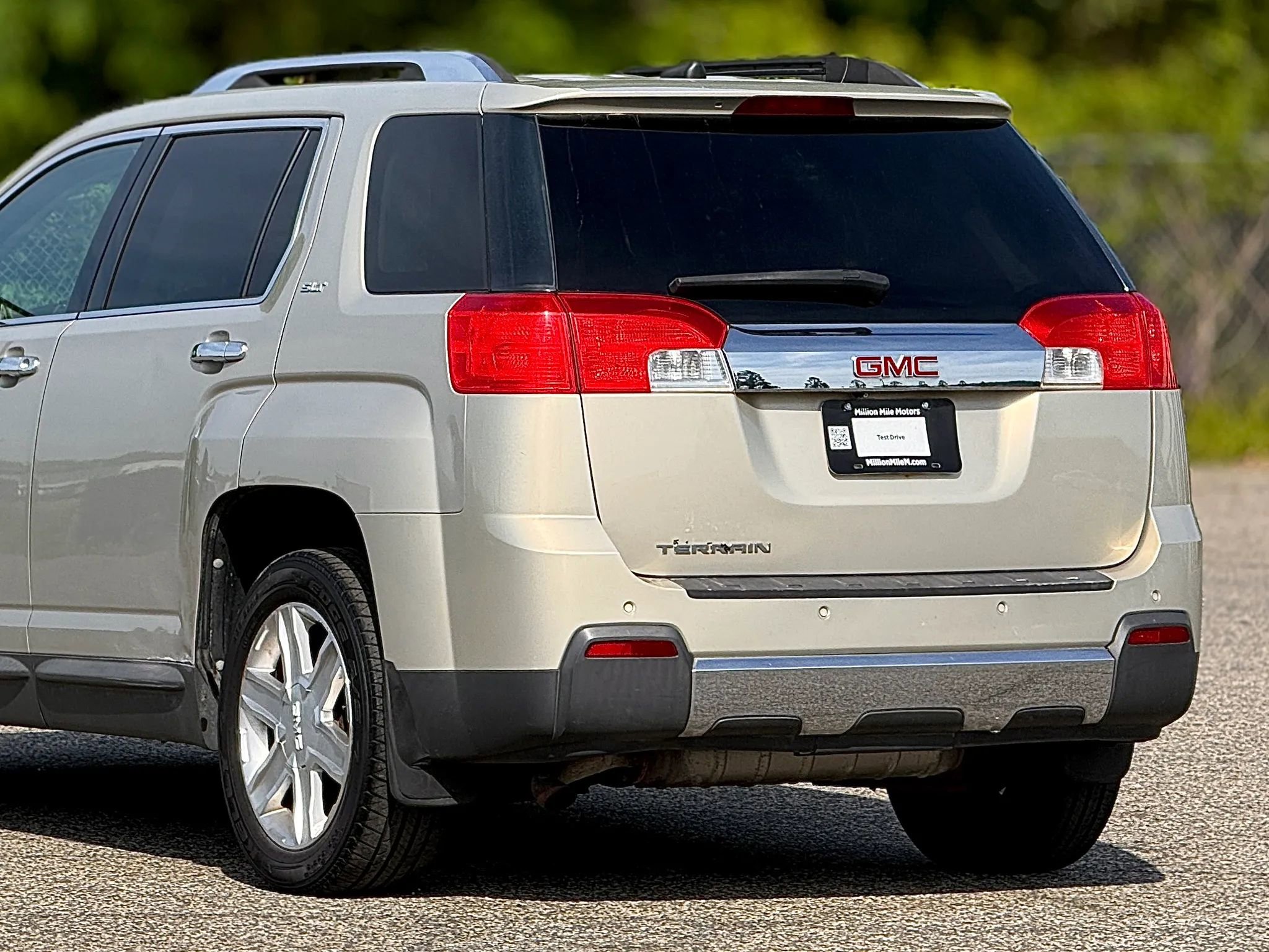 Used 2011 GMC Terrain SLT FWD image 16