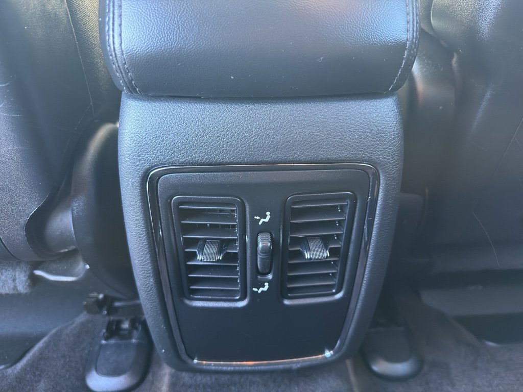 Used 2019 Dodge Durango SXT image 32