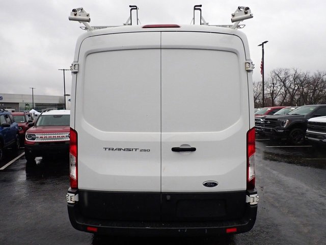 Used 2016 Ford Transit 250 130 Medium Roof image 4
