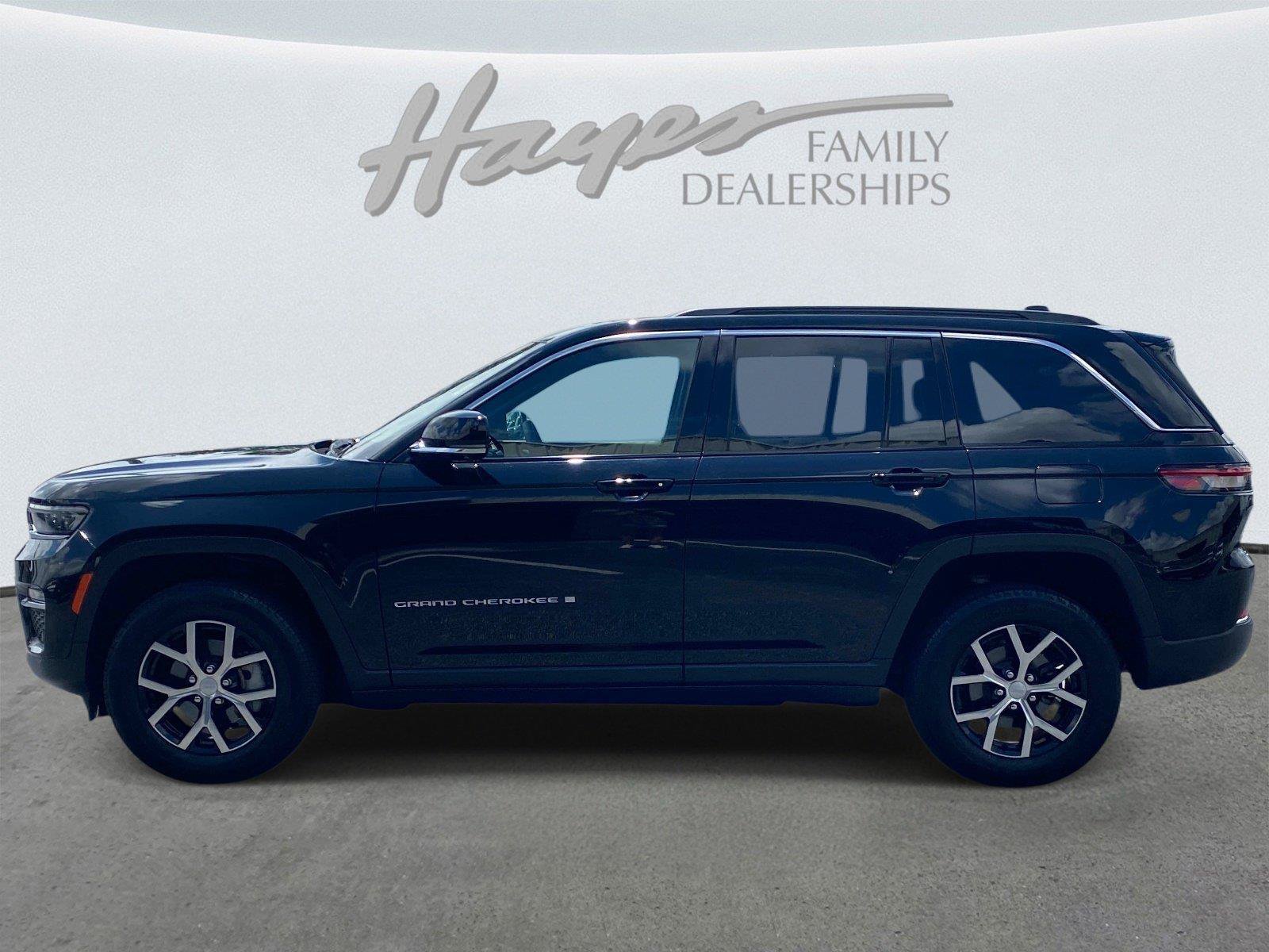 Used 2024 Jeep Grand Cherokee Limited w/ Luxury Tech Group II RWD image 9