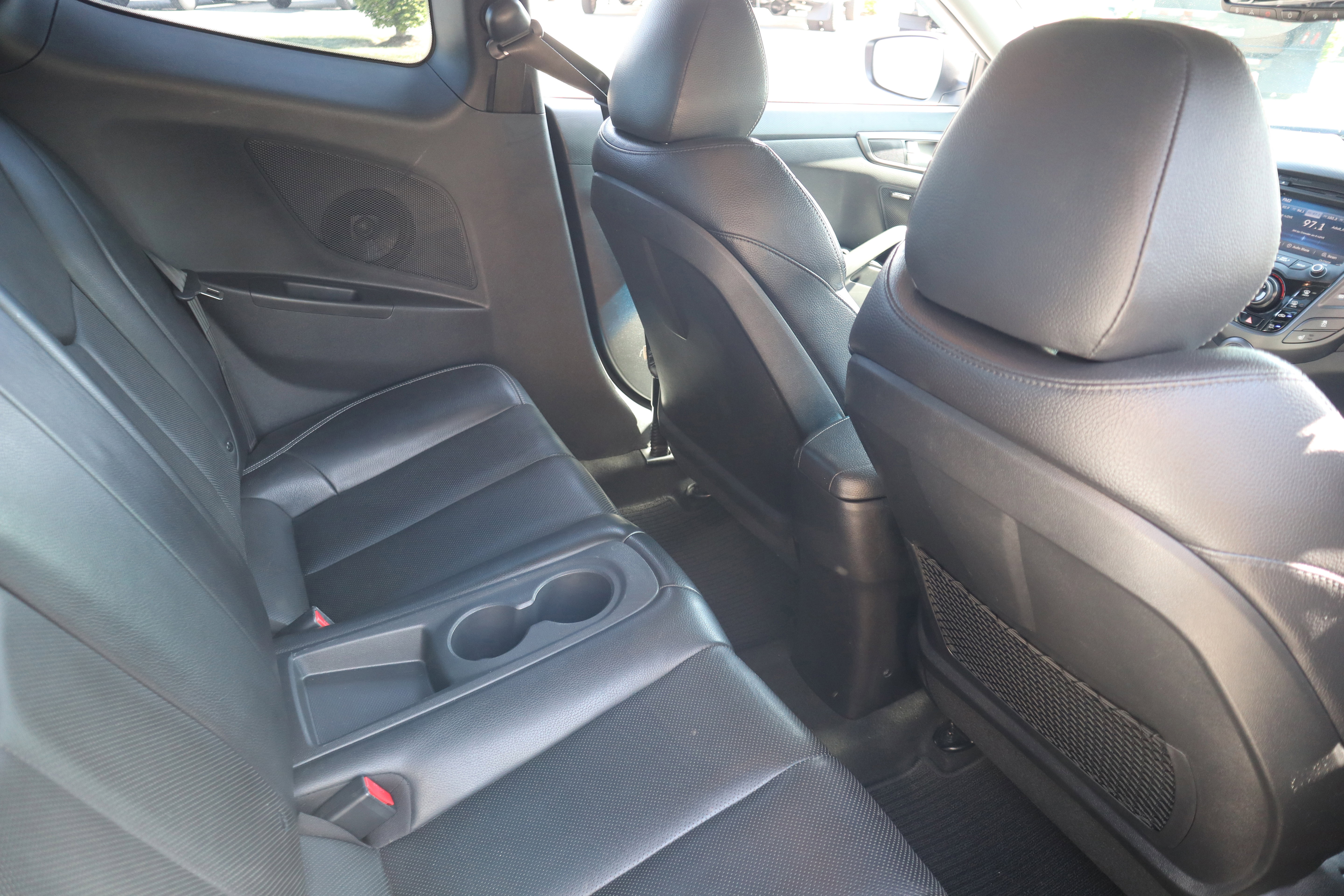 Used 2013 Hyundai Veloster Turbo FWD image 25