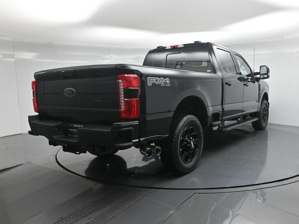 New 2026 Ford F250 Lariat w/ Black Appearance Package image 27
