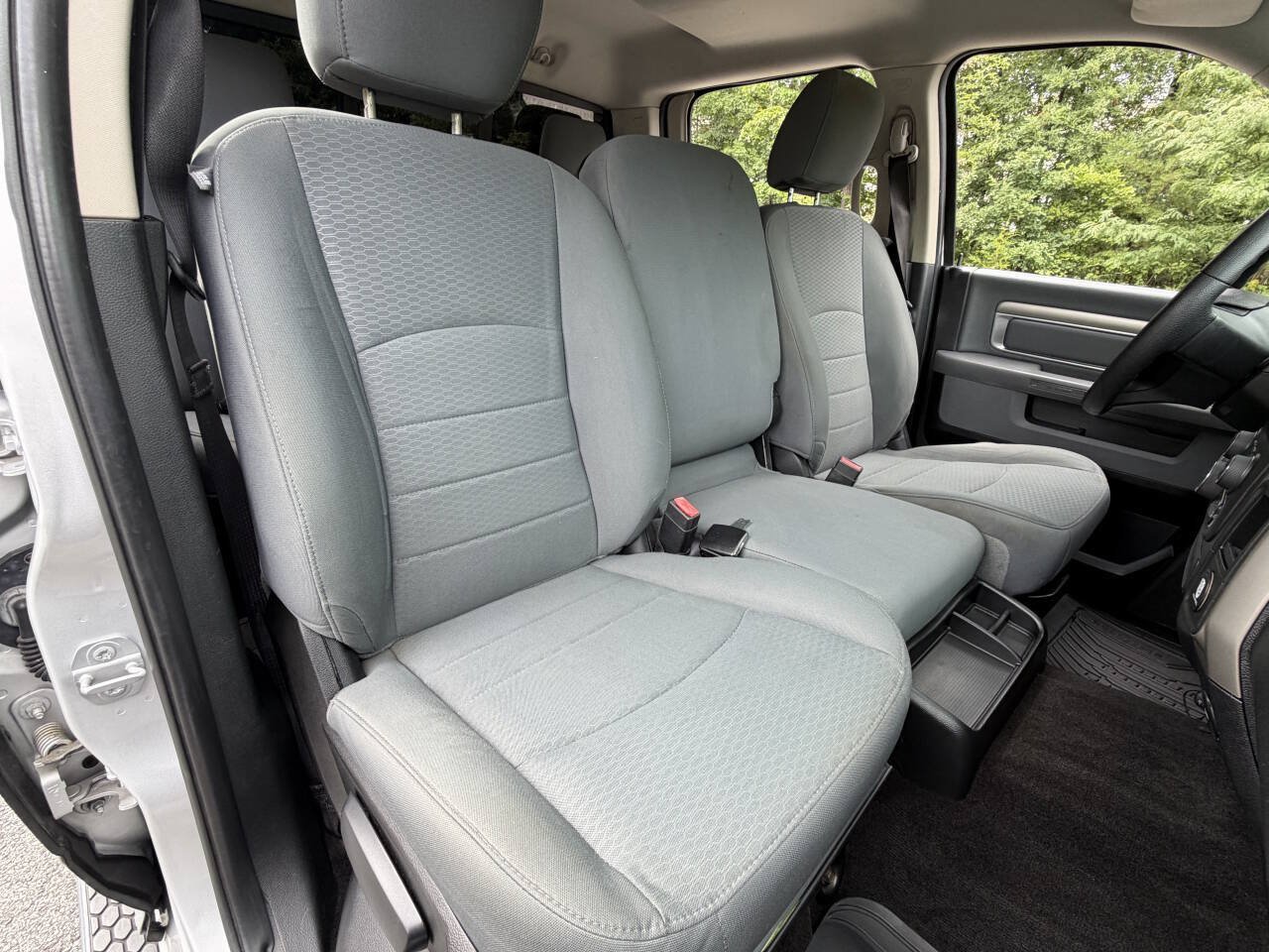 Used 2016 RAM 1500 Classic SLT AWD/4WD image 27