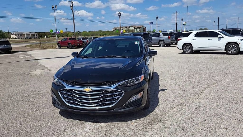 Used 2024 Chevrolet Malibu LT image 3