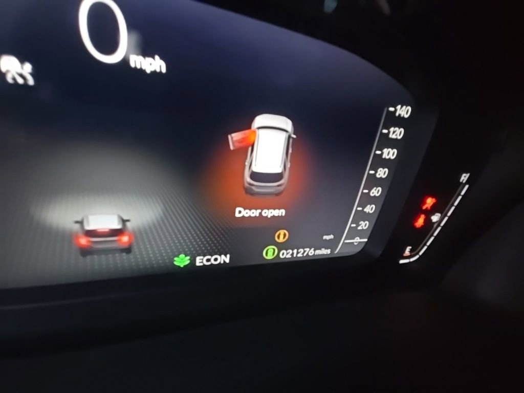 Used 2025 Honda Pilot Black Edition image 16