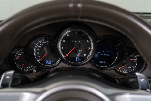 Used 2015 Porsche 911 Turbo S w/ High-end Infotainment Package AWD/4WD image 19