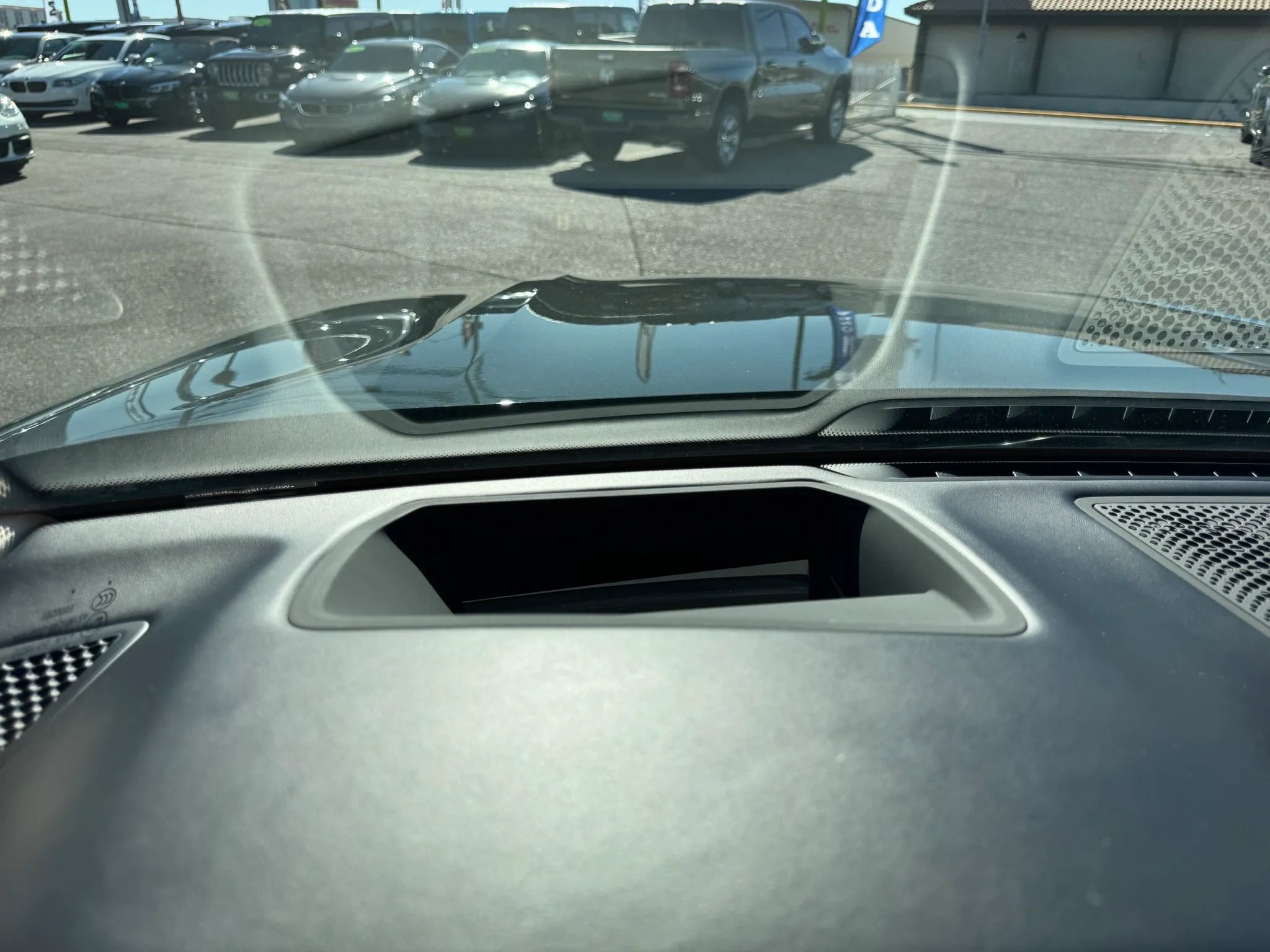 Used 2021 BMW 750i xDrive w/ Executive Package image 25