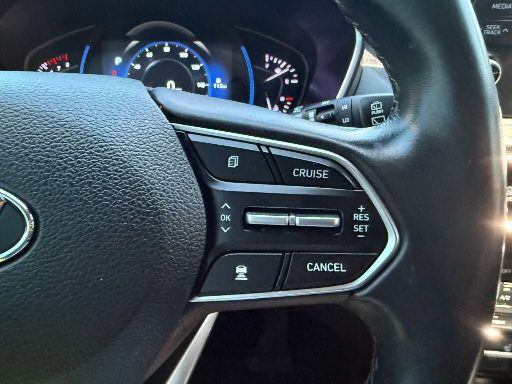 Used 2019 Hyundai Santa Fe Limited FWD image 16
