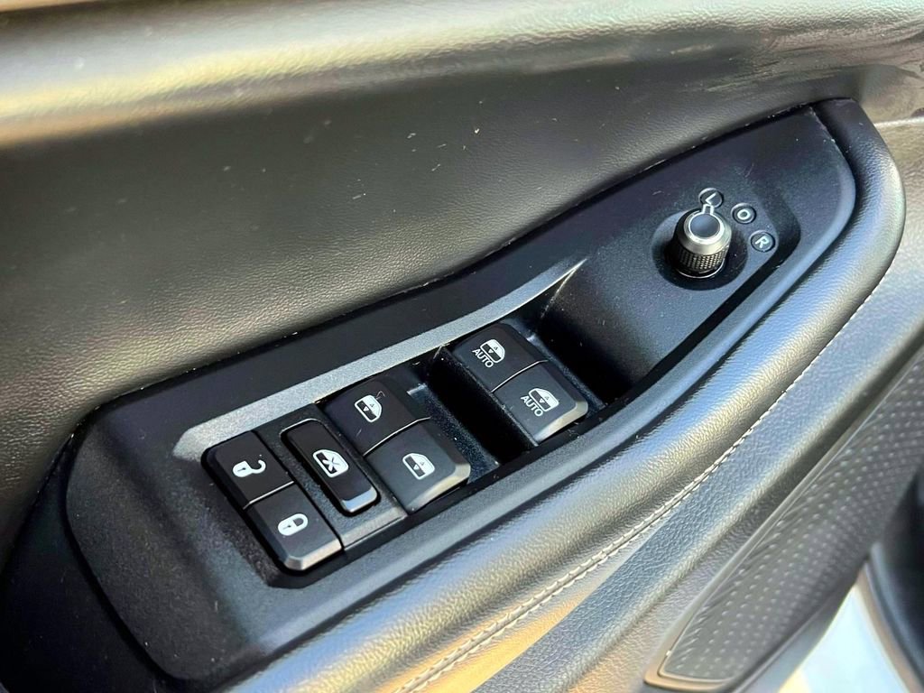 Certified 2023 Jeep Grand Cherokee Laredo w/ Luxury Tech Group I image 16