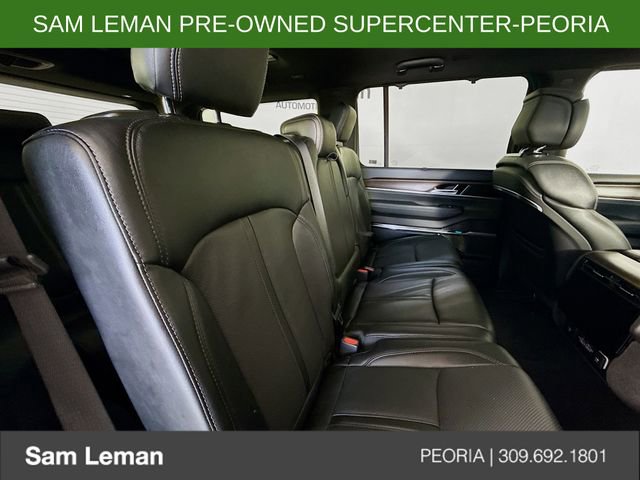 Used 2023 Jeep Grand Wagoneer 4WD w/ Flexible Seating Group image 30