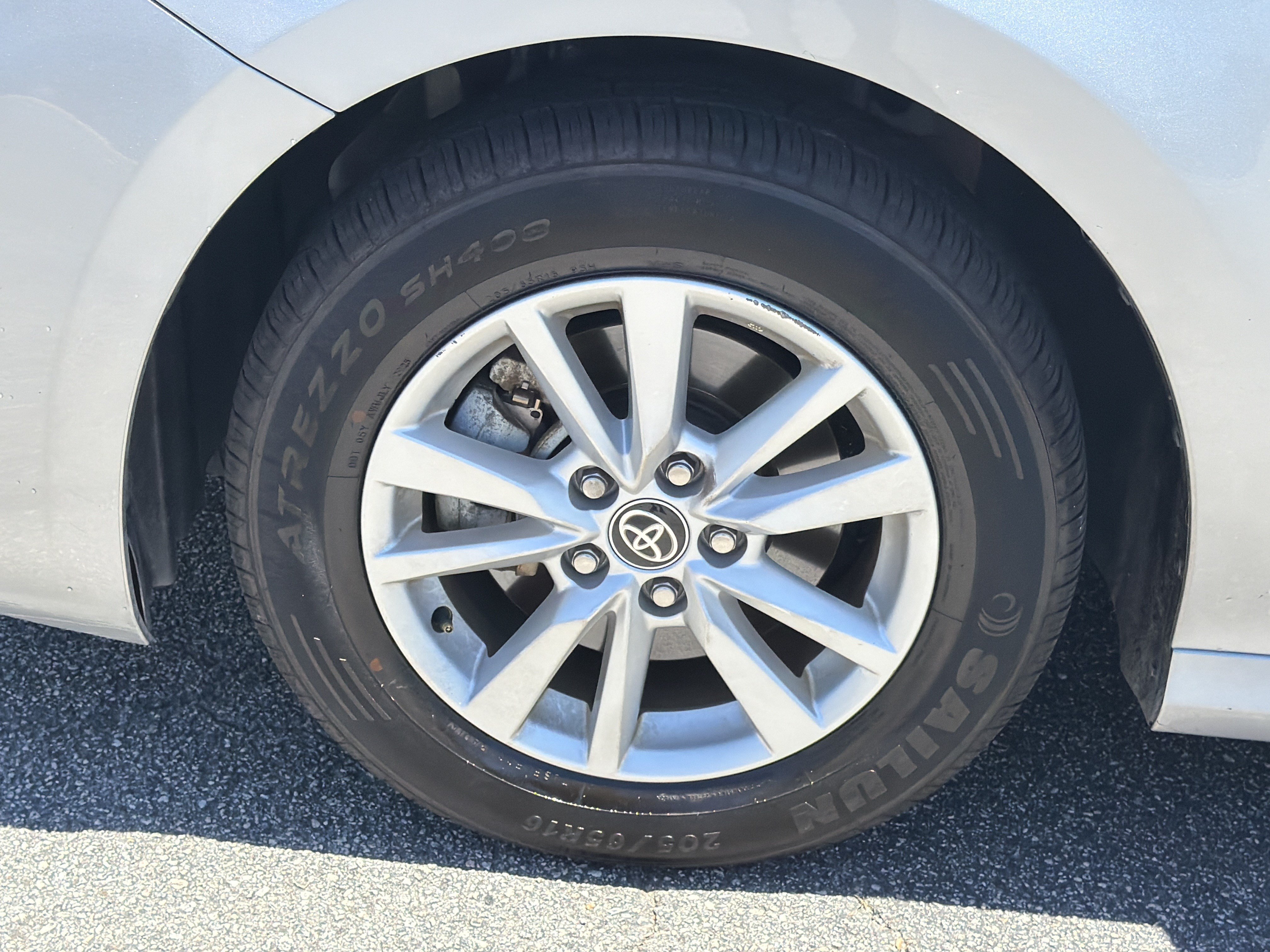 Used 2025 Toyota Camry LE AWD/4WD image 31
