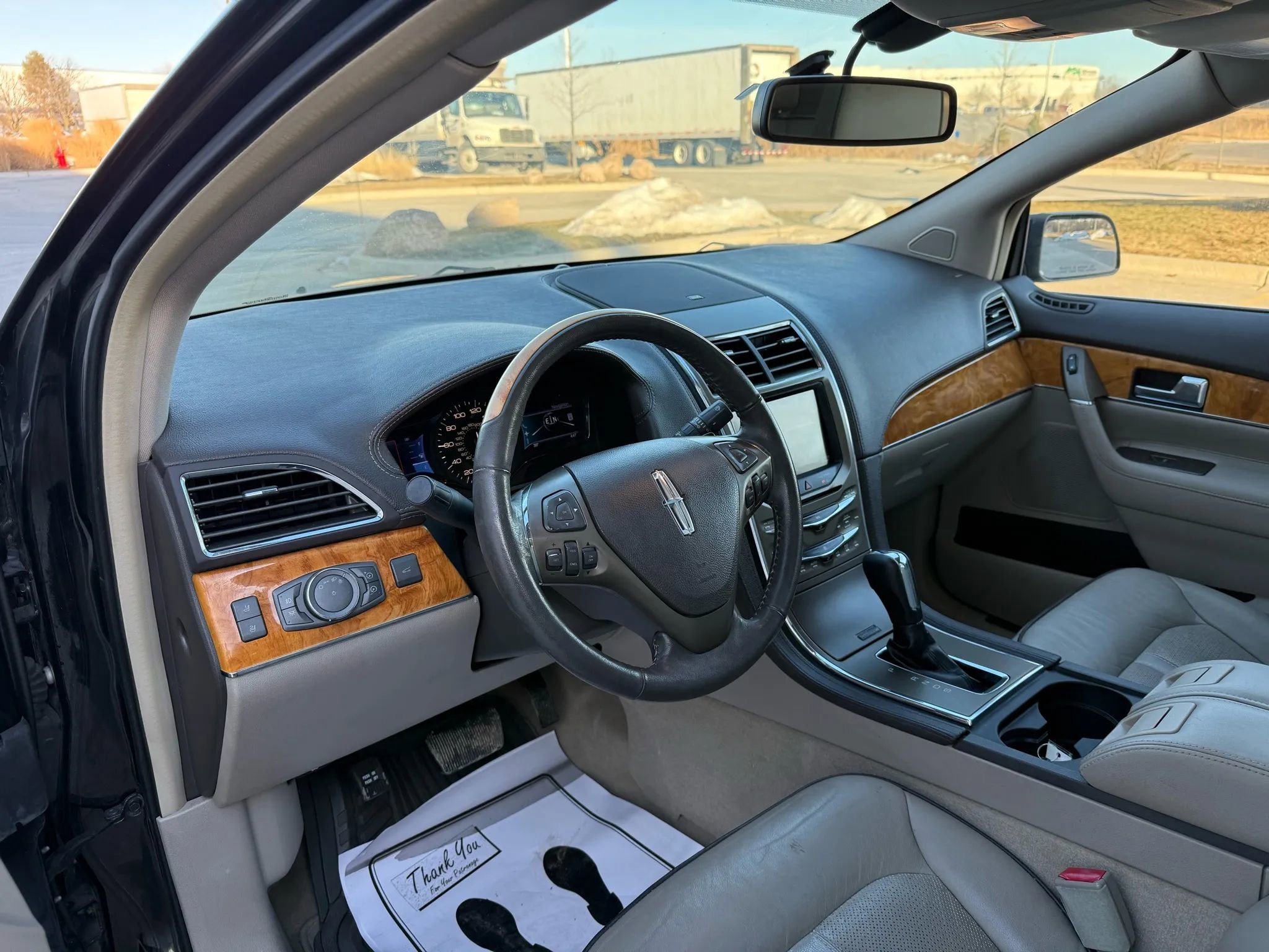 Used 2013 Lincoln MKX FWD image 10