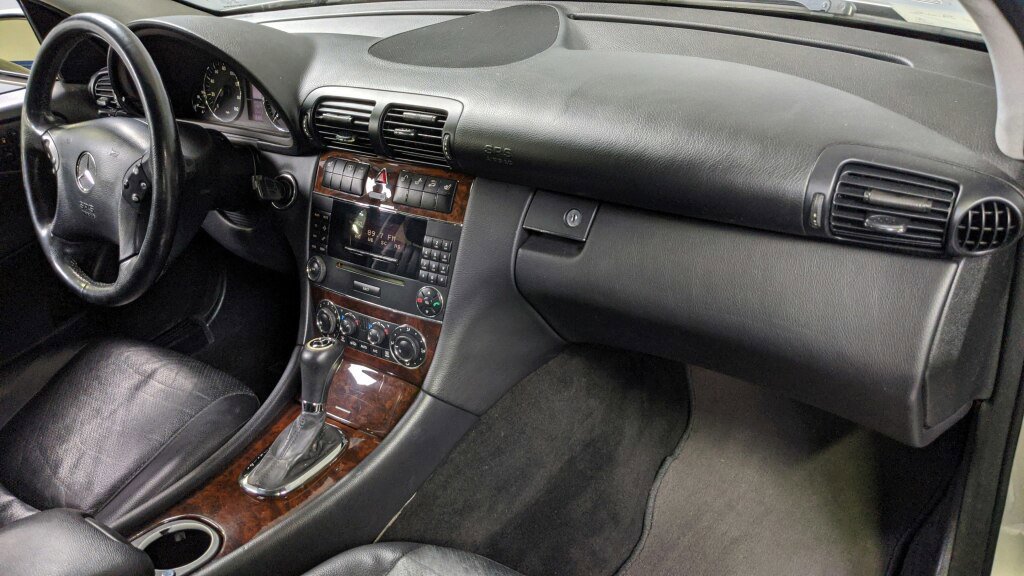 Used 2005 Mercedes-Benz C 320 4MATIC Sedan image 21