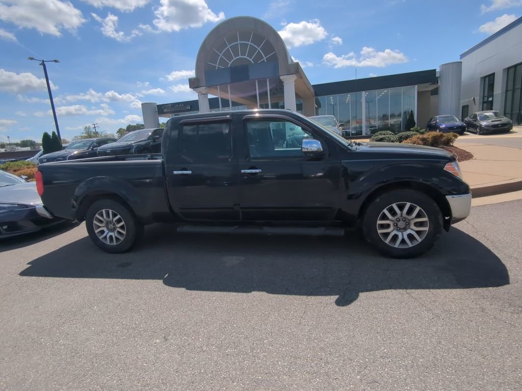 Used 2013 Nissan Frontier SL w/ Moonroof Pkg image 2