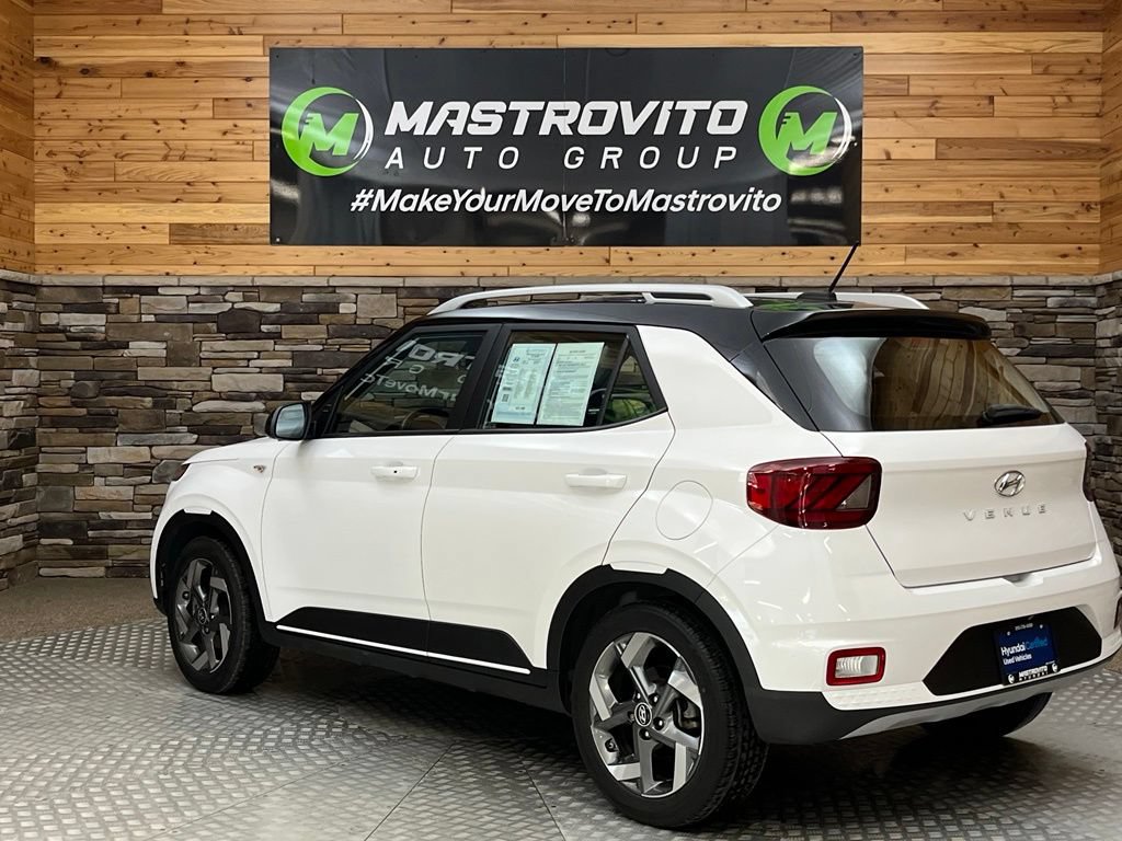 Used 2024 Hyundai Venue Limited FWD image 17