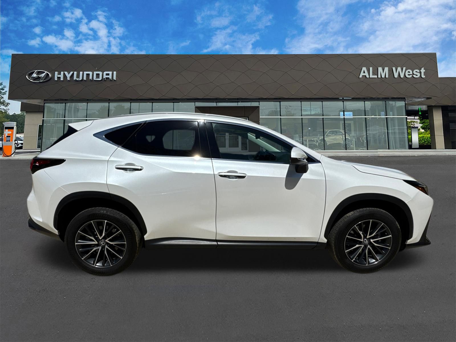 Used 2024 Lexus NX 350 AWD image 4