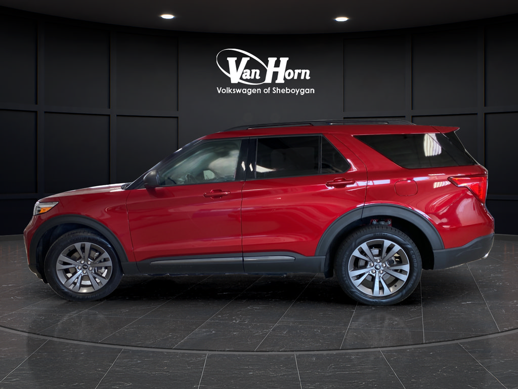 Used 2021 Ford Explorer XLT w/ Equipment Group 202A AWD/4WD image 4