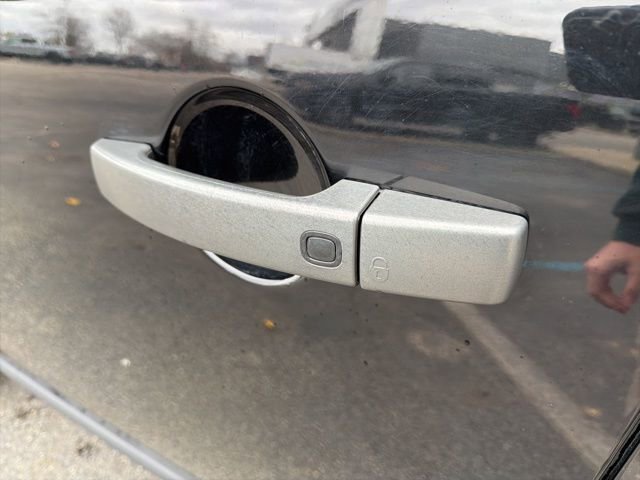 Used 2013 Land Rover LR4 HSE image 23