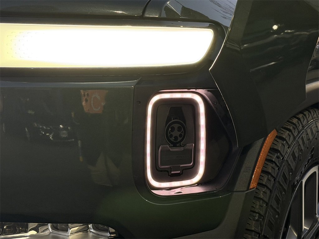 Used 2022 Rivian R1T Launch Edition image 8