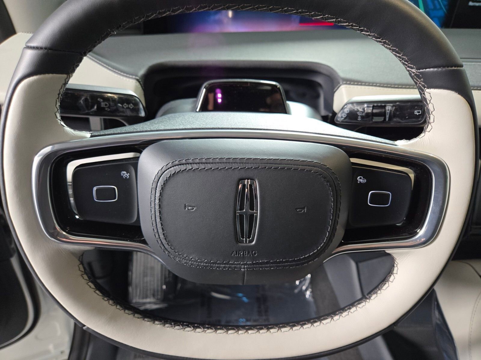 New 2026 Lincoln Navigator L Premier image 24