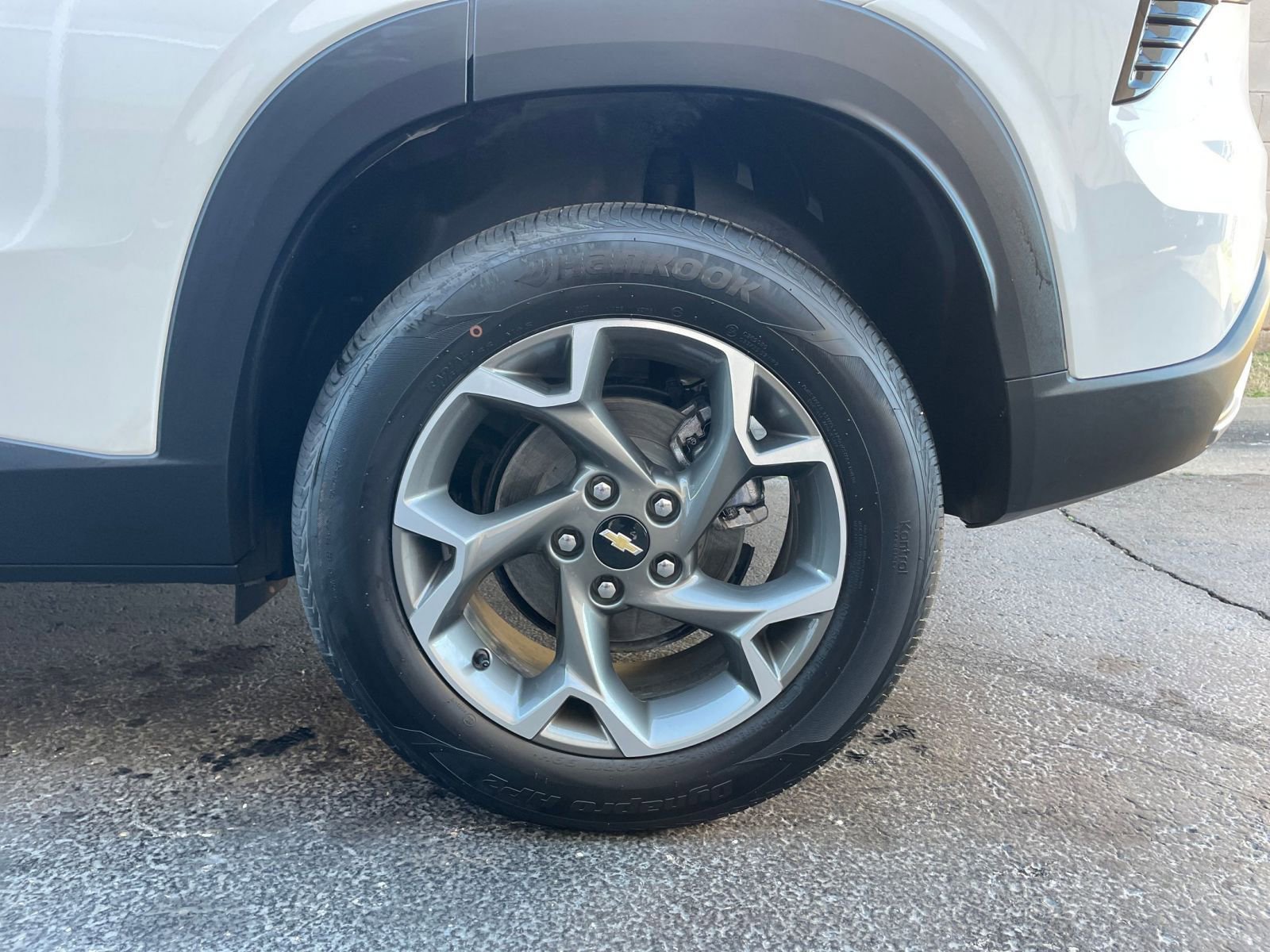 Used 2025 Chevrolet Trax LT image 29