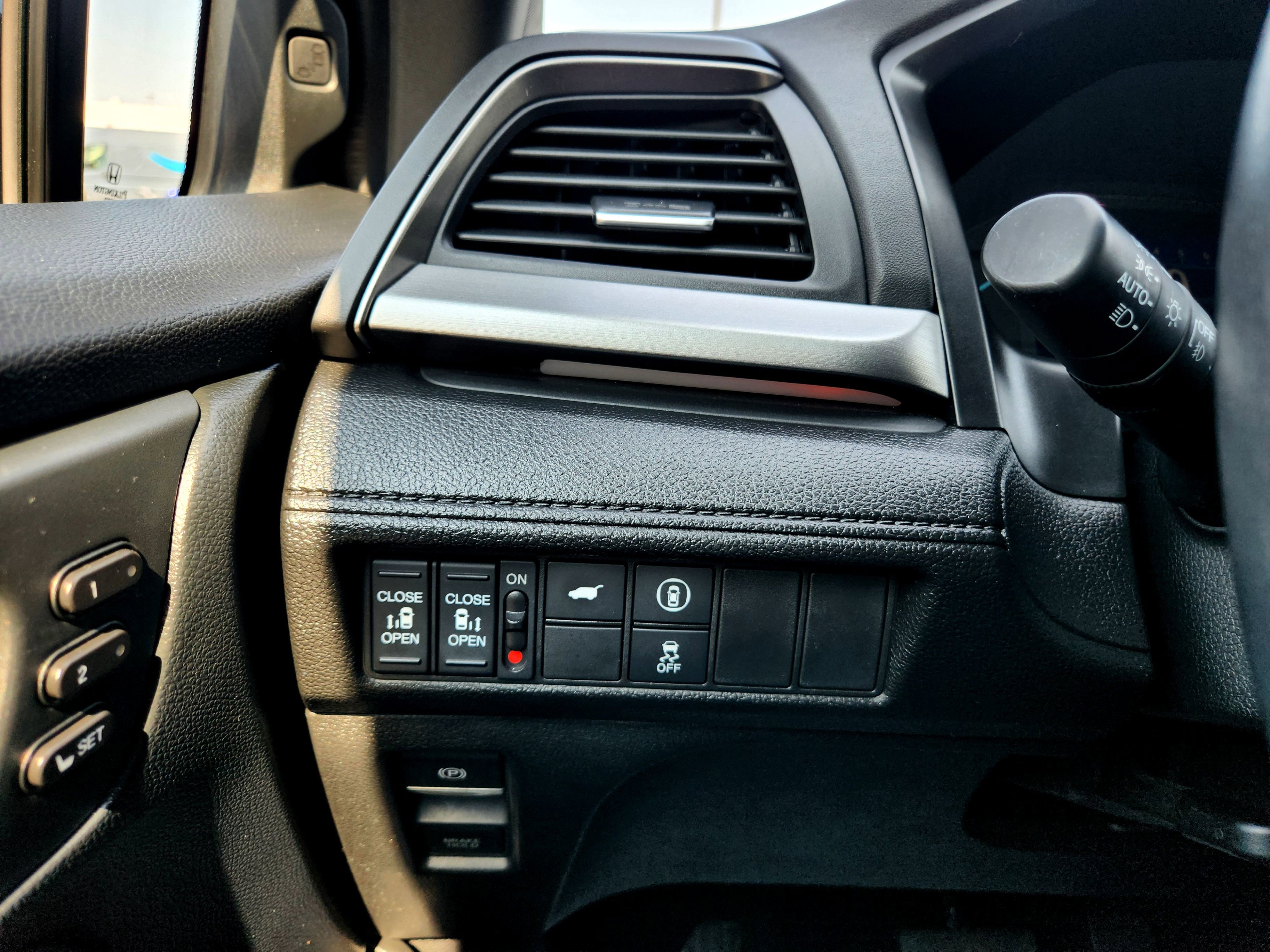 Used 2023 Honda Odyssey Sport image 13