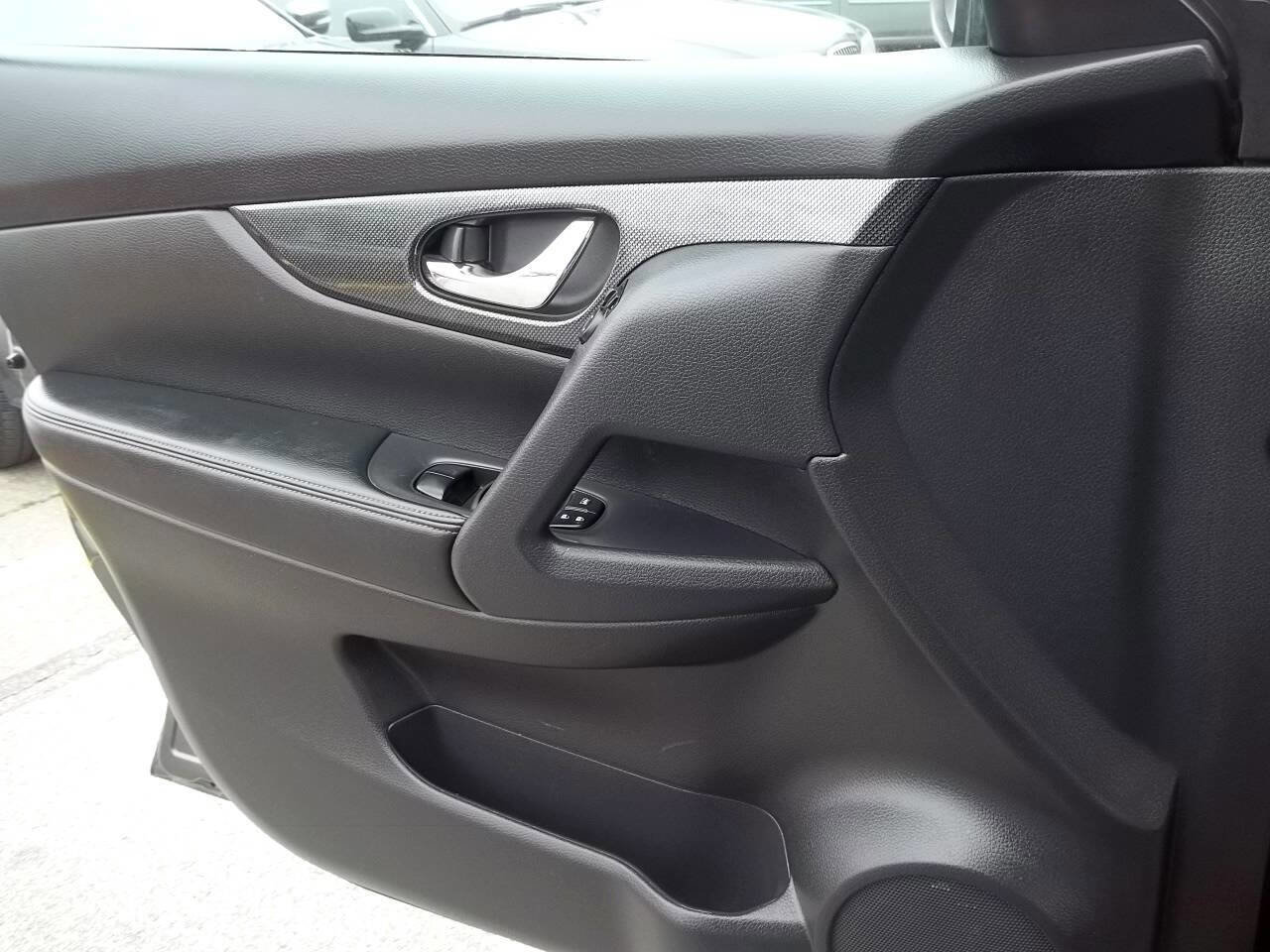 Used 2015 Nissan Rogue SL w/ SL Premium Package AWD/4WD image 14