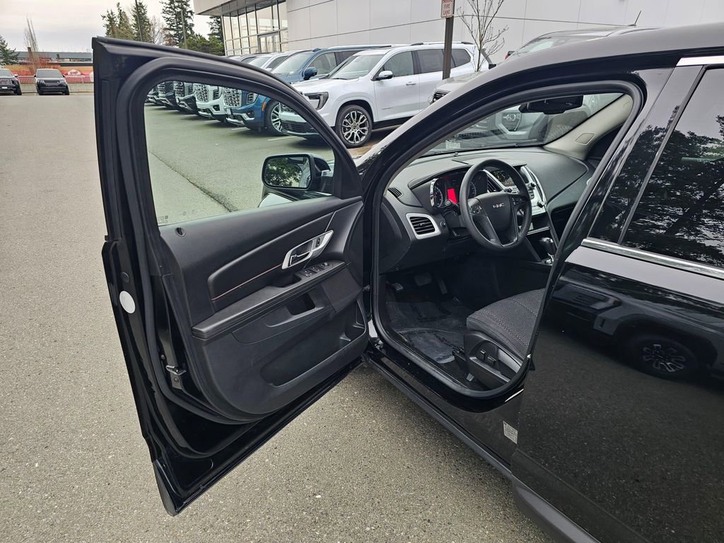 Used 2017 GMC Terrain SLE image 18