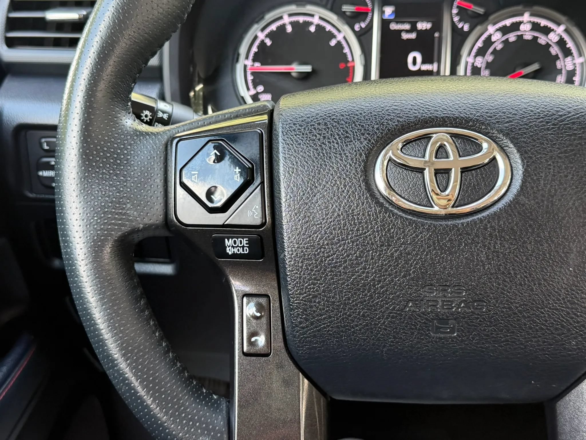 Used 2020 Toyota 4Runner TRD Off-Road Premium w/ Moonroof Package AWD/4WD image 31