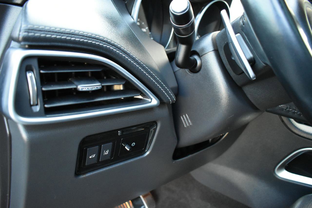 Used 2018 Jaguar F-PACE S AWD/4WD image 43