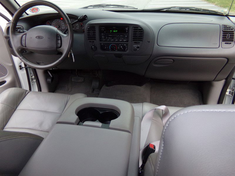 Used 2001 Ford F150 Lariat image 39