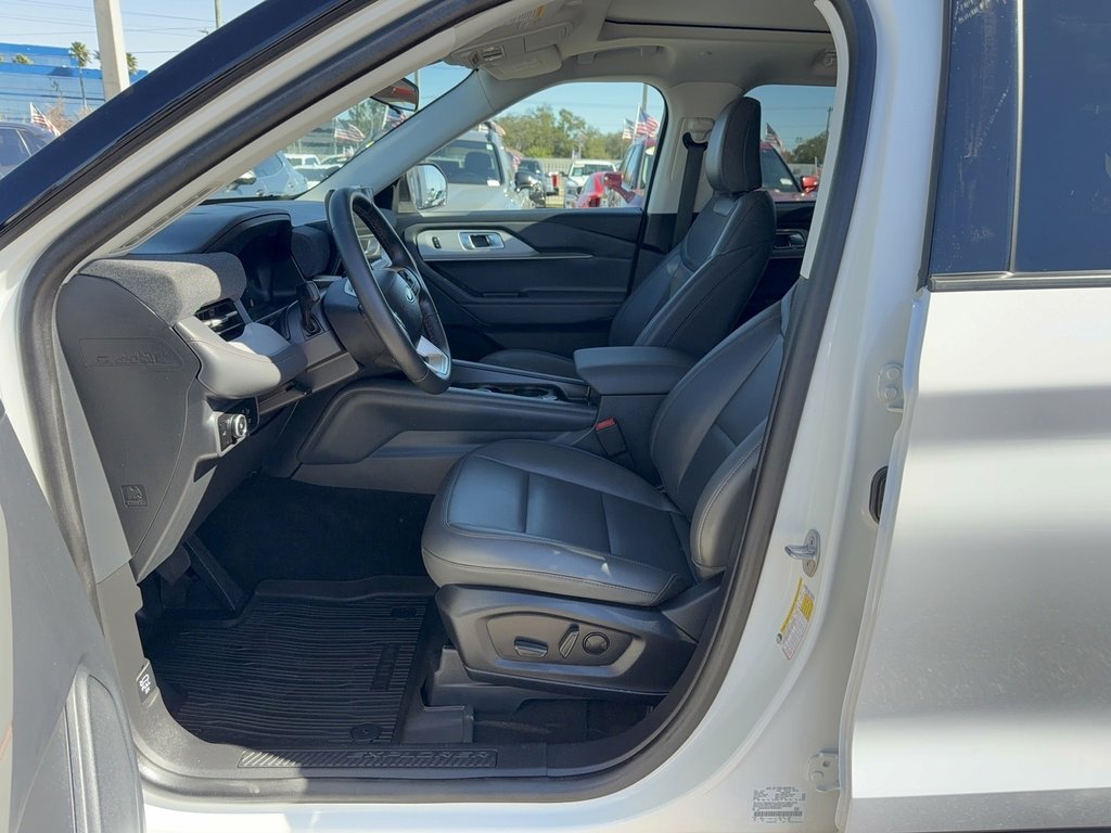 Certified 2025 Ford Explorer Active w/ Active Comfort Package image 11