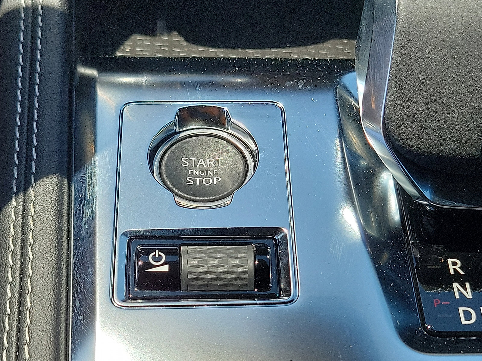 Used 2025 Jaguar F-PACE R-Dynamic S image 22