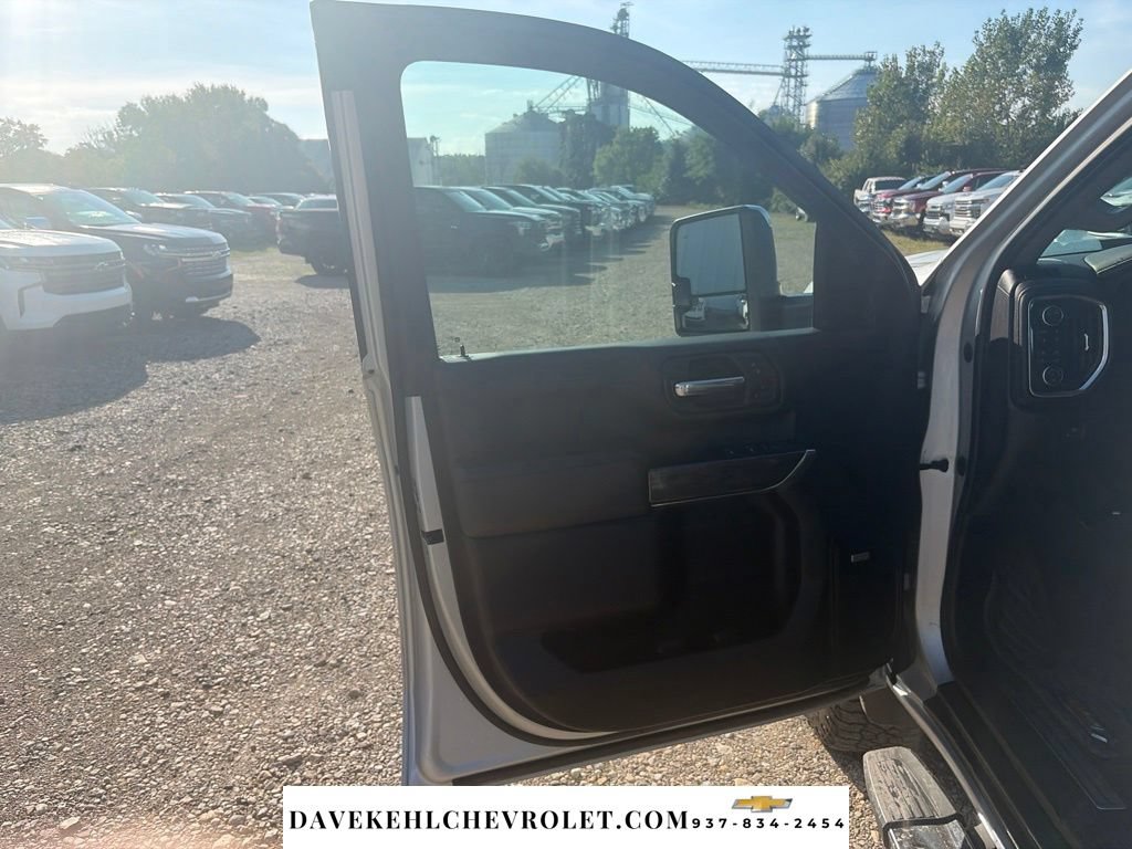 Used 2023 Chevrolet Silverado 3500 LTZ w/ LTZ Plus Package AWD/4WD image 9